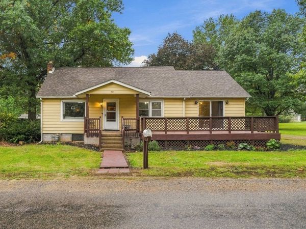 507 Fremont Street , Henry, IL 61537