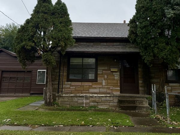 1807 Garfield Street , Clinton, IA 52732