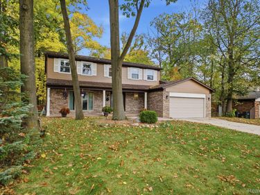 441 Pinehurst Drive, Rochester Hills, Mi 48309