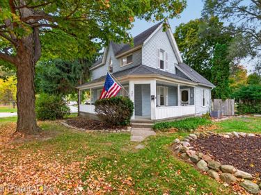 820 N Court Street , Lapeer, Mi 48446