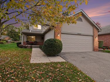 1003 Pinewood Court, Brighton, Mi 48116