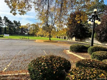 1300 E Lake Lansing Road , East Lansing, Mi 48823