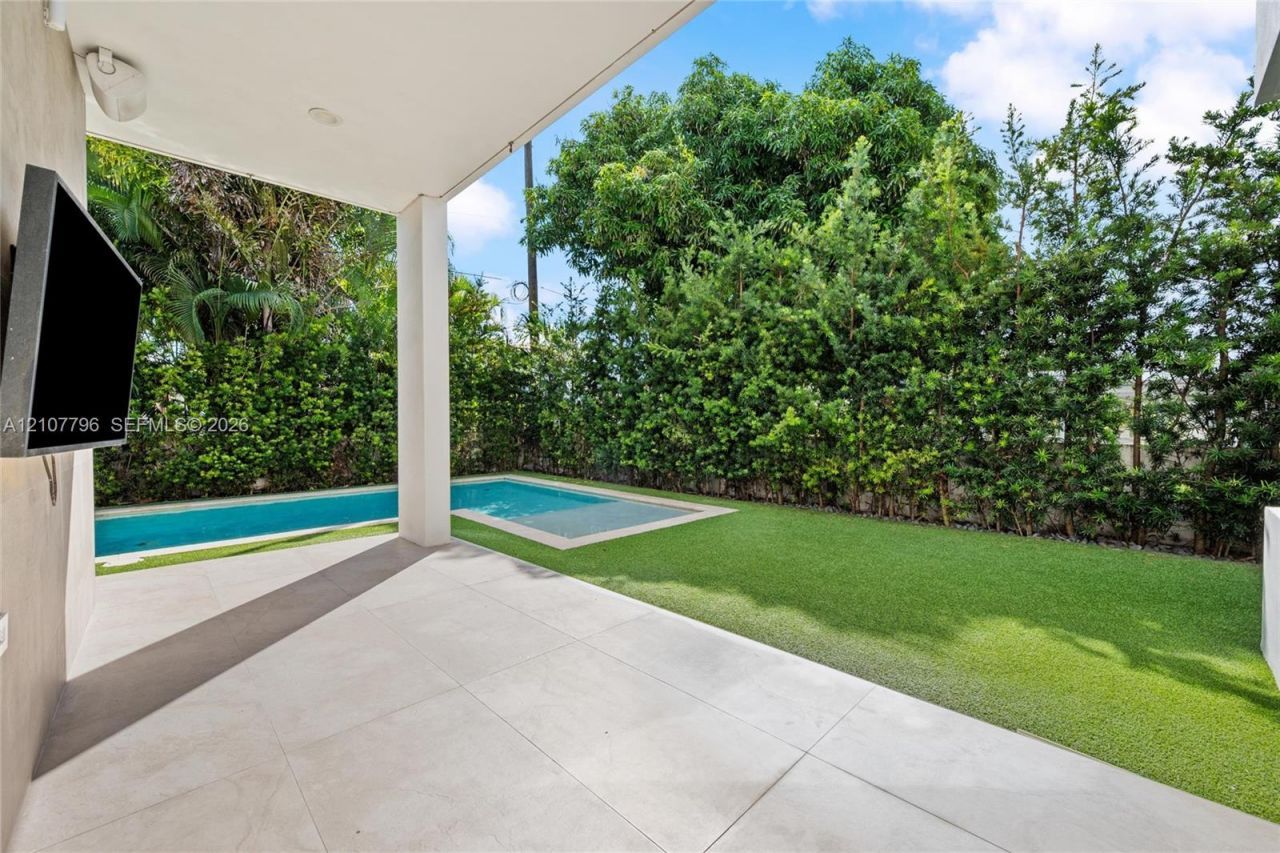 9181 Carlyle Ave , Surfside, FL 33154 Photo