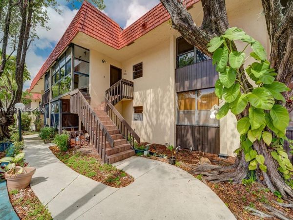 780 NE 199th St , Unit 206E, North Miami Beach, FL 33179