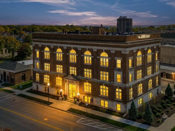 105 WASHINGTON AVENUE, Unit 203, Oshkosh, WI 54901