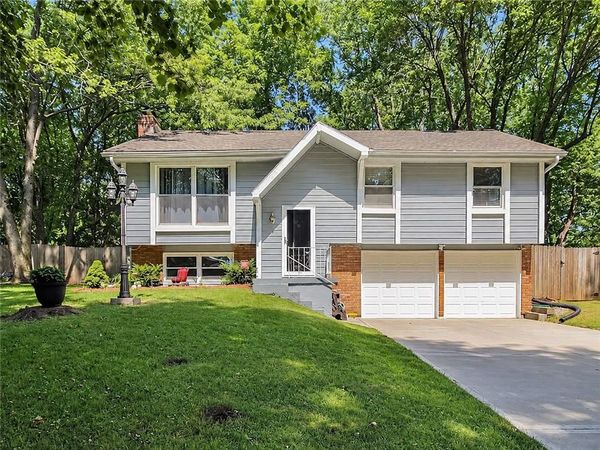1401 SE Piccadilly Street, Blue Springs, MO 64014