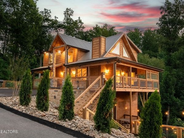 466 Loop Rd, Gatlinburg, TN 37738