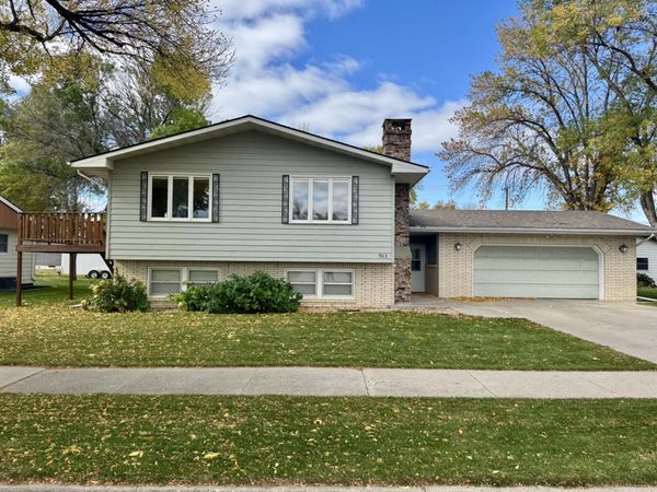 903 9th Avenue W, Mobridge, SD 57601