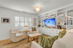 722 Harbor Lane photo 4