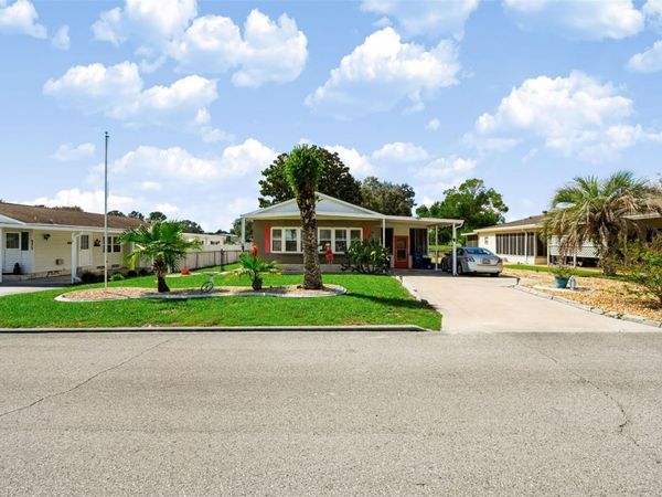 8481 DICKENS AVENUE , BROOKSVILLE, FL 34613