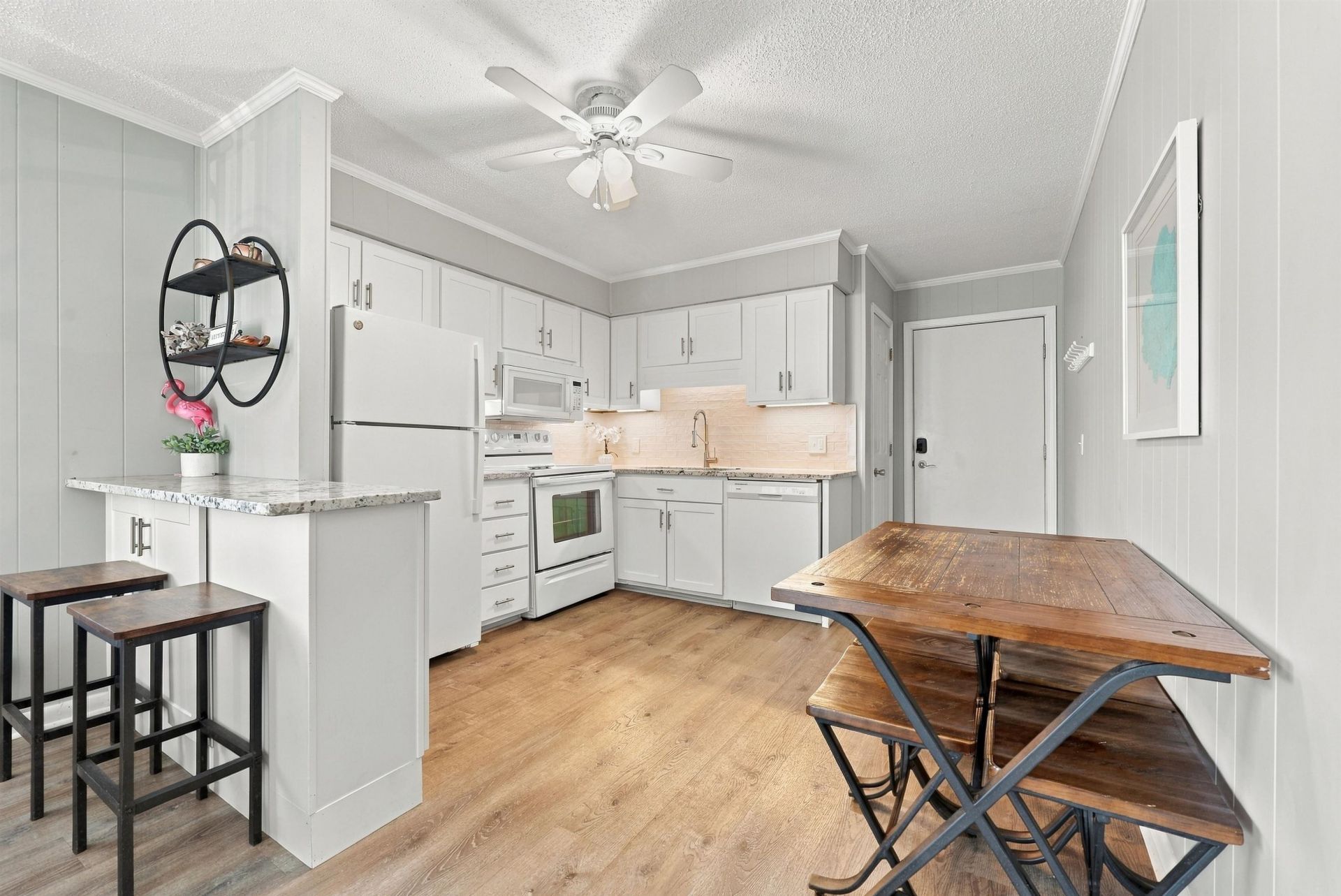 9560 Shore Dr.  Photo 5