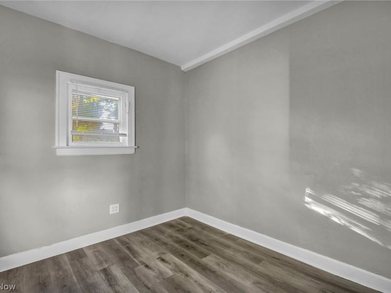 18319 Marcella Road, Cleveland, OH 44119 Photo 12