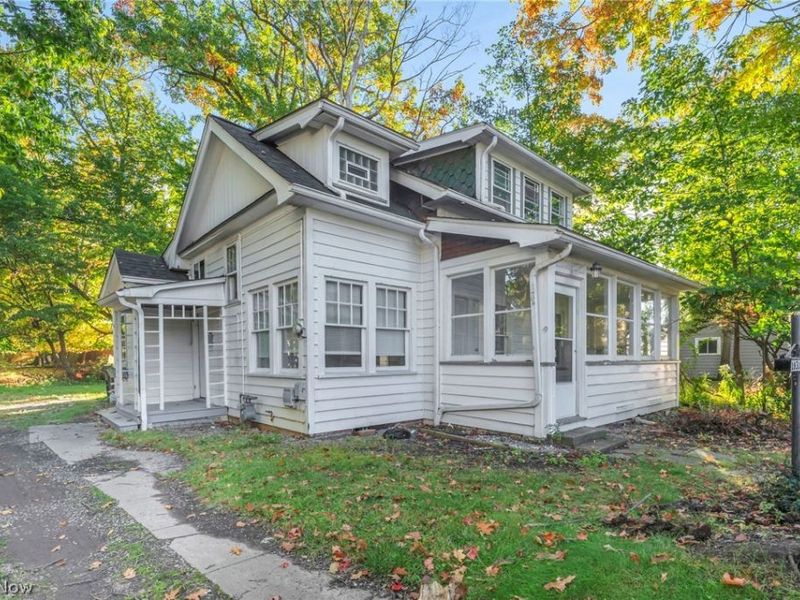 18319 Marcella Road, Cleveland, OH 44119 Photo 4