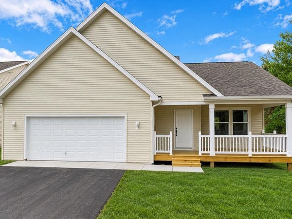 2875 Jade Lane, Traverse City, MI 49684