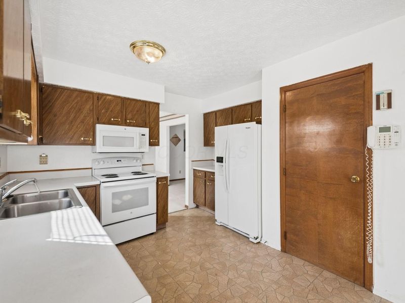 6451 Rugosa Avenue, Reynoldsburg, OH 43068 Photo 12