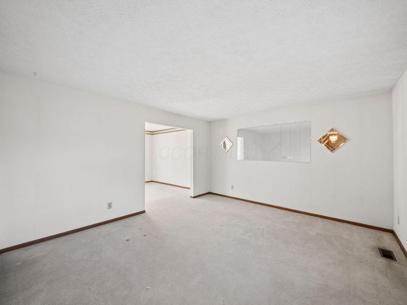 6451 Rugosa Avenue, Reynoldsburg, OH 43068 Photo 17
