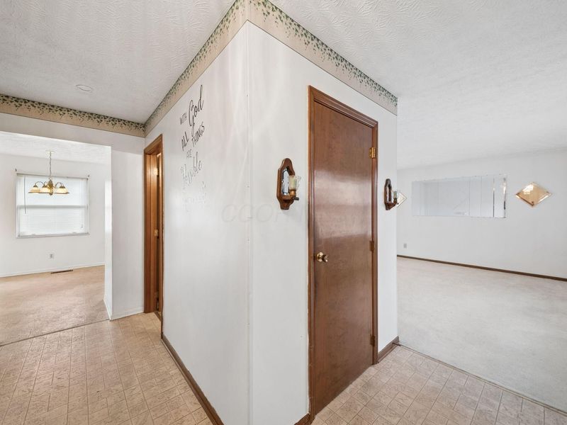 6451 Rugosa Avenue, Reynoldsburg, OH 43068 Photo 5