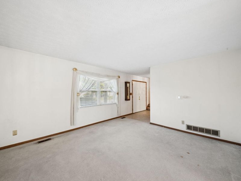 6451 Rugosa Avenue, Reynoldsburg, OH 43068 Photo 8