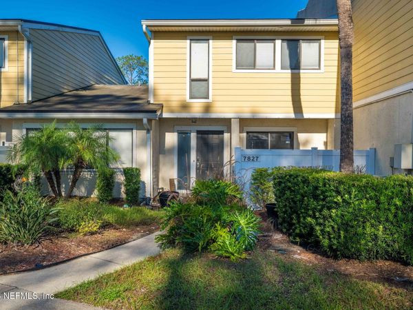 7827 LA SIERRA Court, Unit 7827, Jacksonville, FL 32256