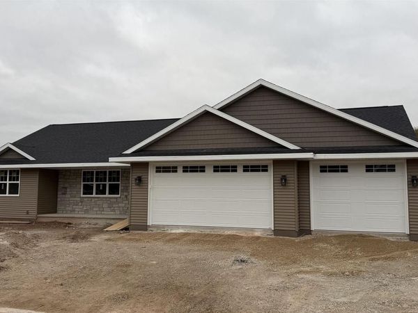 3376 LARGO RIDGE COURT, Green Bay, WI 54311