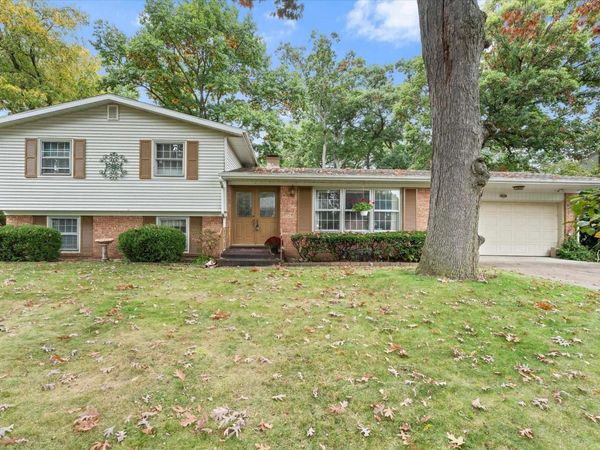 1608 Greenbrier Drive, Elkhart, IN 46514