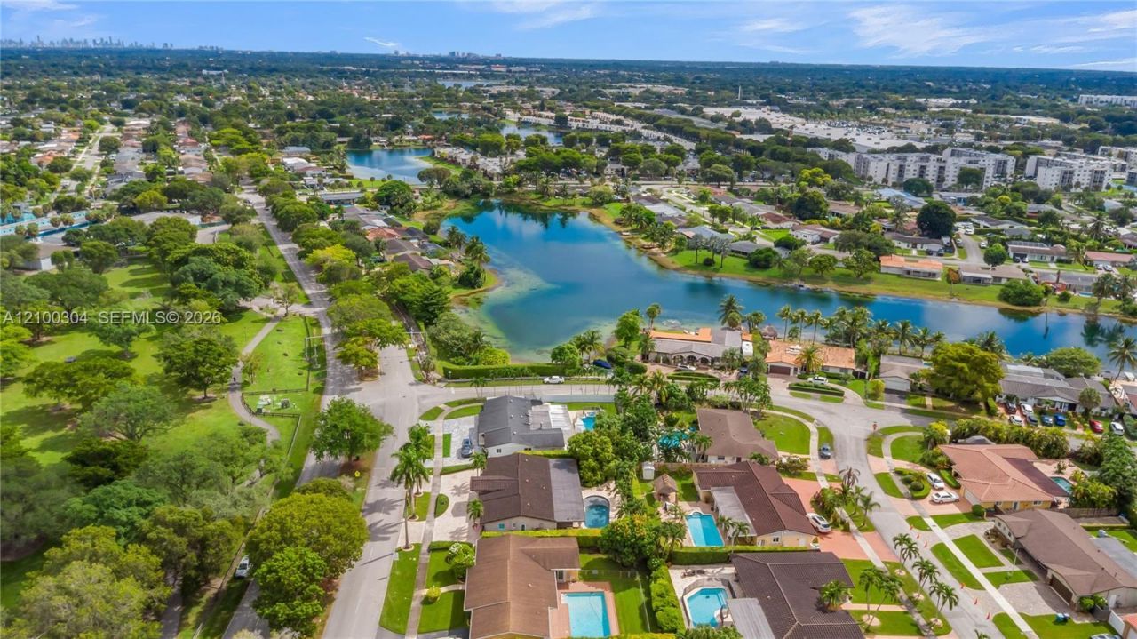 14456 SW Kendale Lakes Blvd , Miami, FL 33183 Photo