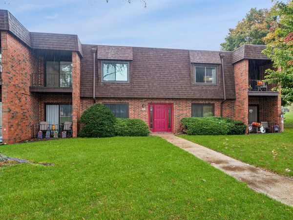 4573 Woodland Avenue, Unit 7, West Des Moines, IA 50266