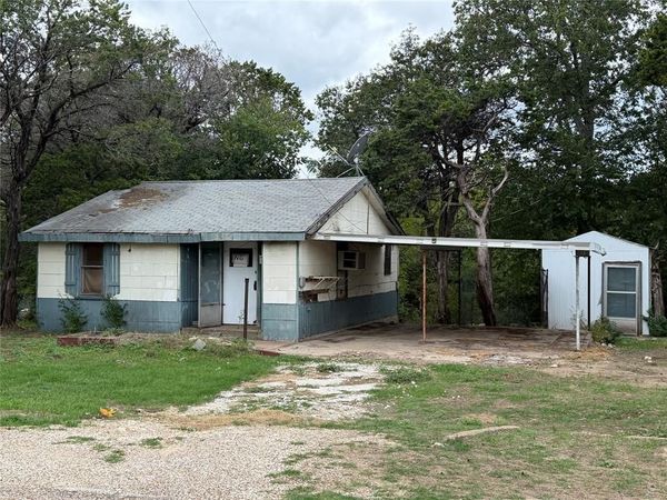 197 County Road 1806 , Clifton, TX 76634
