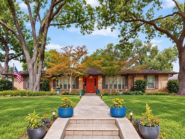 910 Sharpshire Street, Grand Prairie, TX 75050