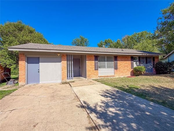 2608 Linda Drive, Ennis, TX 75119