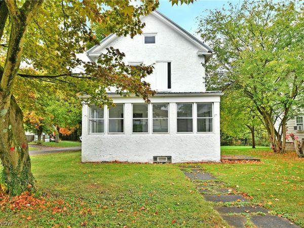 201 Elm Street, Struthers, OH 44471