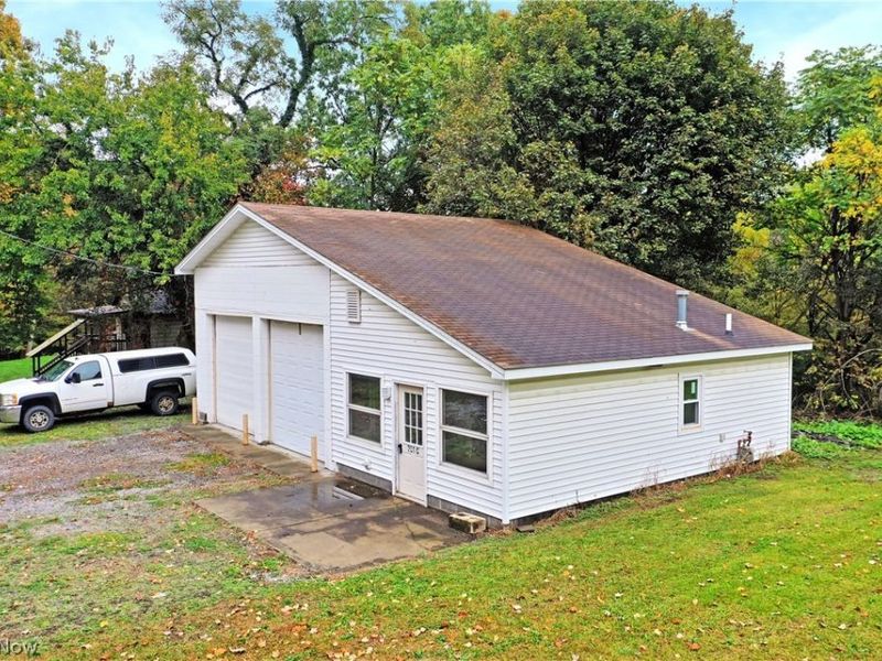 201 Elm Street, Struthers, OH 44471 Photo 3
