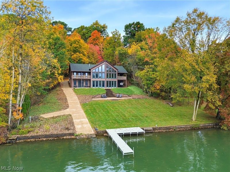 140 W Mohawk Drive, Malvern, OH 44644 Photo 1
