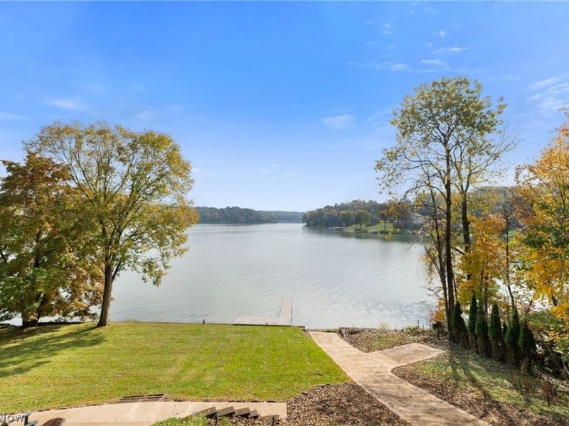 140 W Mohawk Drive, Malvern, OH 44644 Photo 17