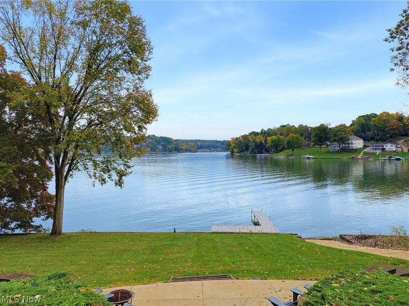 140 W Mohawk Drive, Malvern, OH 44644 Photo 3