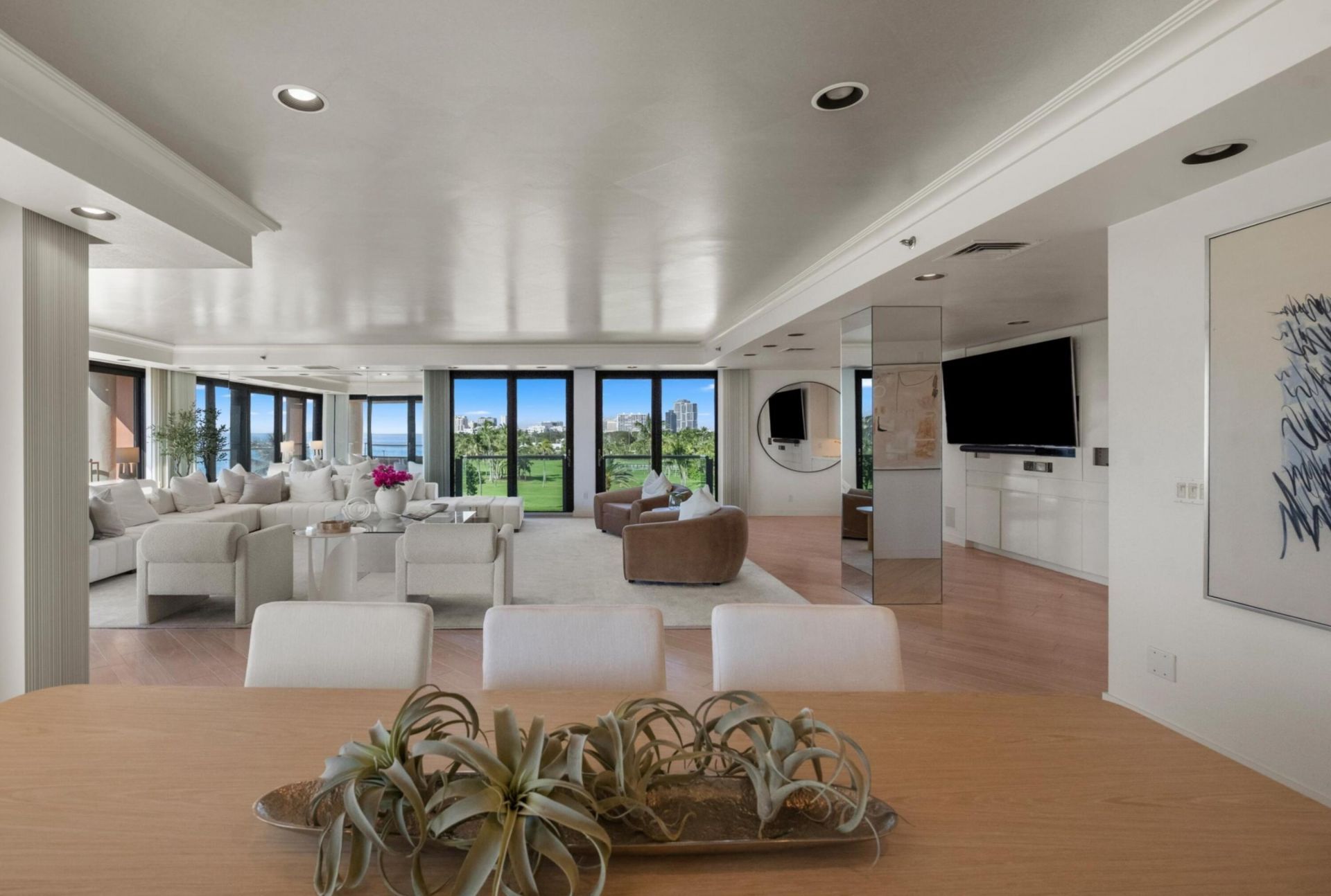 2 N Breakers Row, Unit N45, Palm Beach, FL 33480 Photo