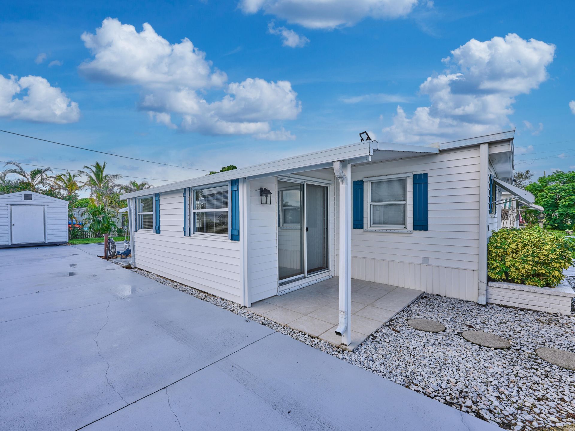 8421 SE Skylark Avenue, Hobe Sound, FL 33455 Photo