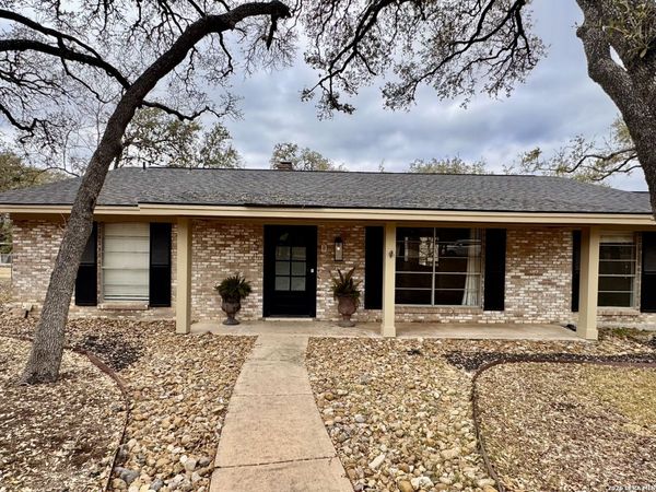 131 CANYON OAKS DR, Hollywood Park, TX 78232