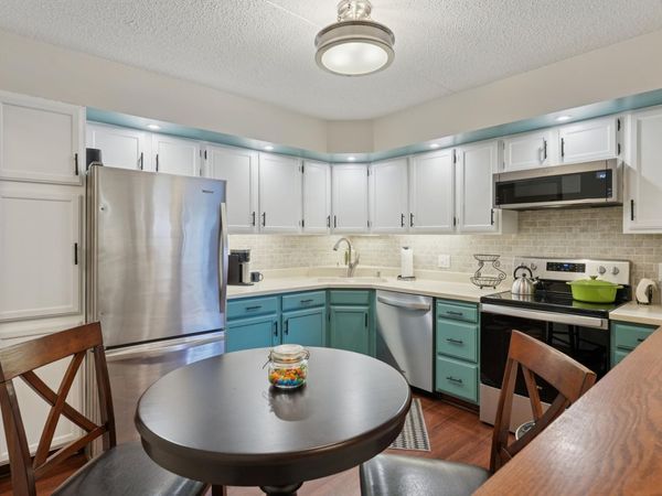 2445 Londin Lane E, Unit 212, Maplewood, MN 55119