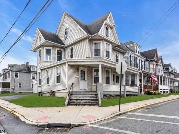 56 Summit Ave, Phillipsburg, NJ 08865