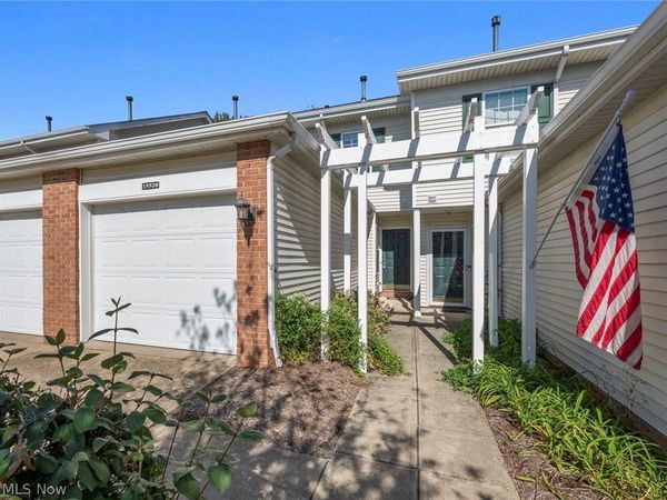 15528 Foxglove Lane , Middleburg Heights, OH 44130