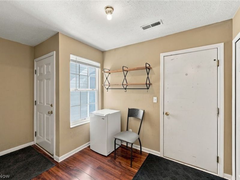 15528 Foxglove Lane, Middleburg Heights, OH 44130 Photo 5