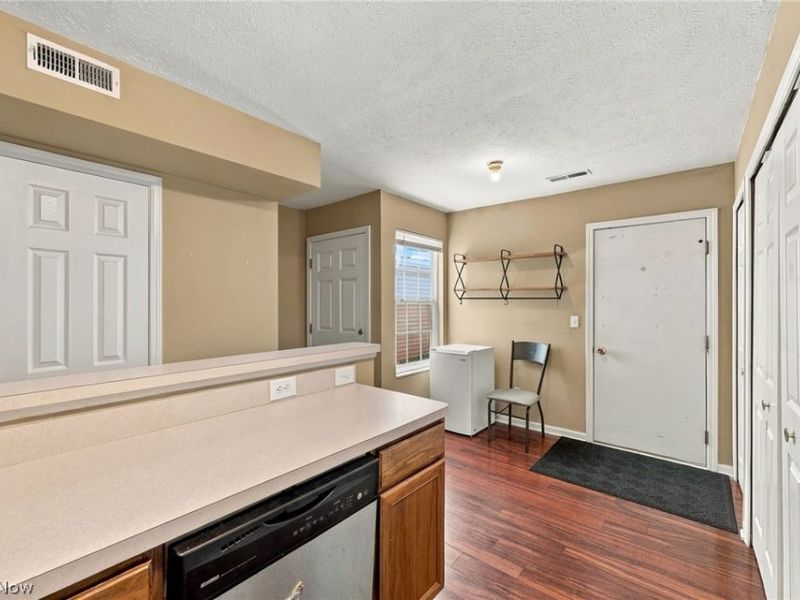 15528 Foxglove Lane, Middleburg Heights, OH 44130 Photo 7