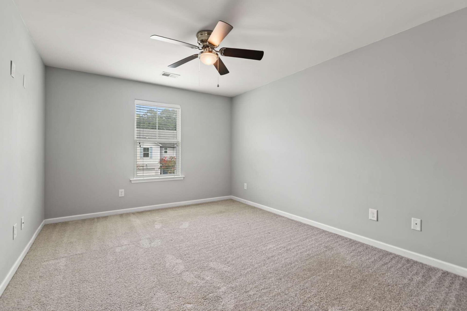 526 Truman Drive Photo 15