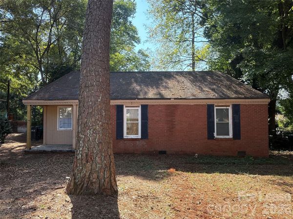 5135 Grapevine Drive , Charlotte, NC 28217