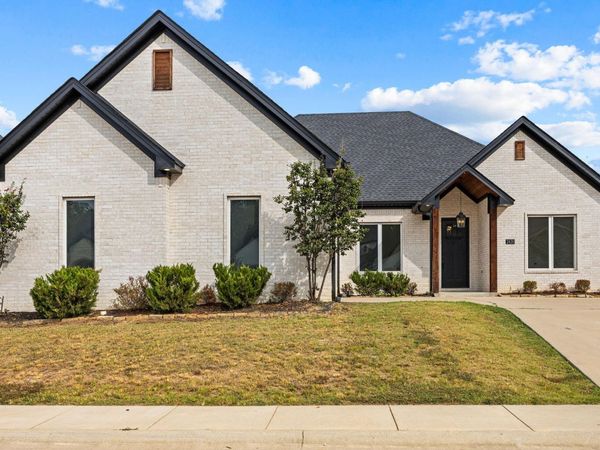 2420 Hurricane Gardens Drive, Bryant, AR 72022
