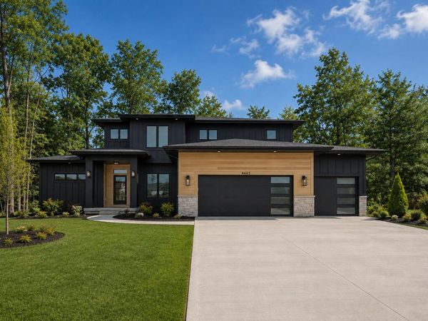 5563 Kingsfield Drive, Wyoming, MI 49418