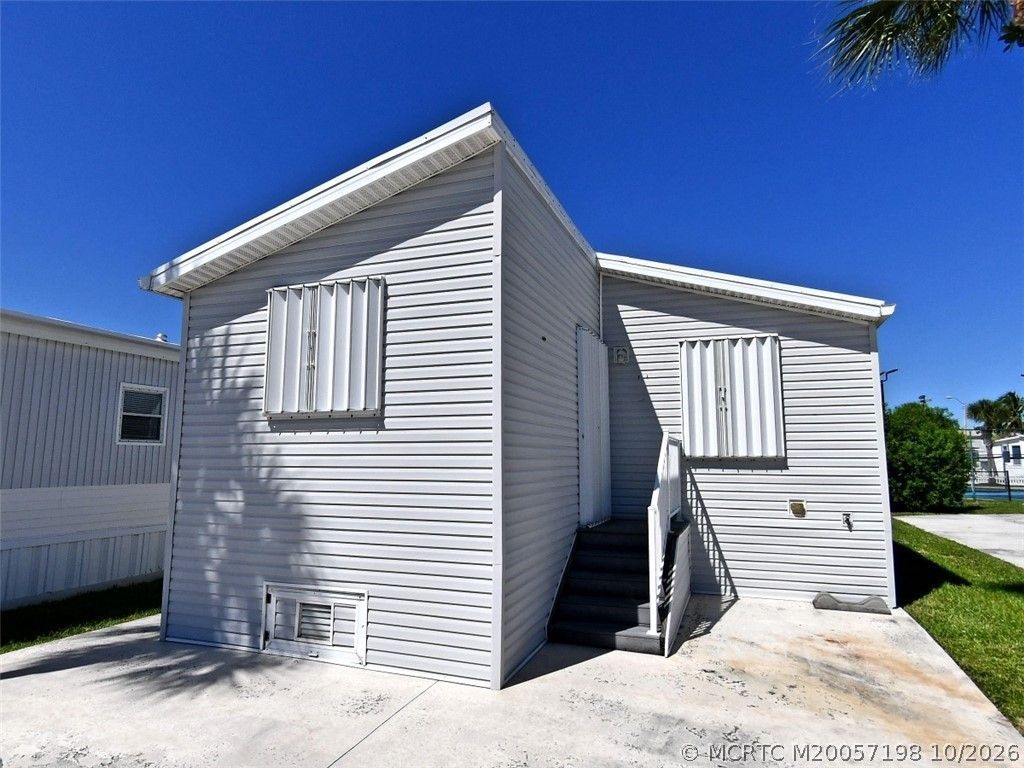 1033 Nettles Boulevard , Jensen Beach, FL 34957 Photo