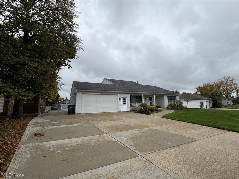 5170 White Pine Drive, Brunswick Hills, OH 44212 Photo 4