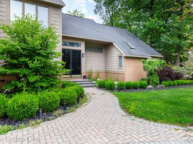 3738 Cherrywood Court , Rochester Hills, Mi 48309